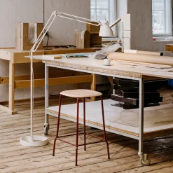 Taburete bajo Soft Edge 30, Roble lacado al agua-krom