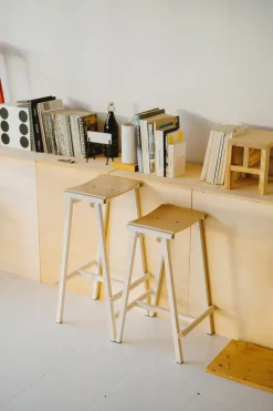 Taburete bajo Taburete 8, 65 cm, Eggshell