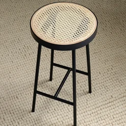 Taburete bar Be My Guest, Ratán, base de acero en color negro