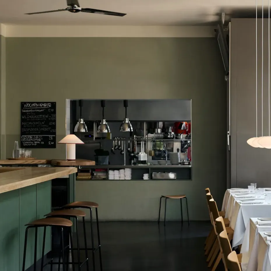 Taburete bar Pavilion AV37 68 cm, Black-lacquered oak