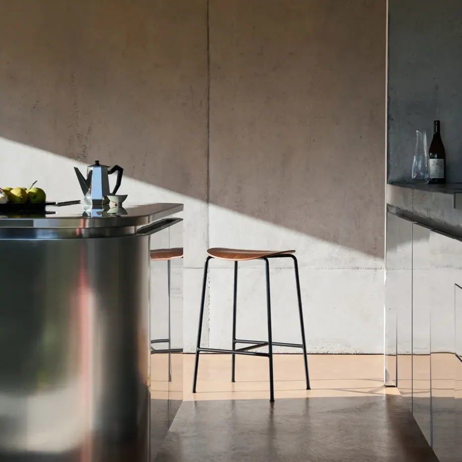 Taburete bar Pavilion AV38 79 cm, Black-lacquered walnut