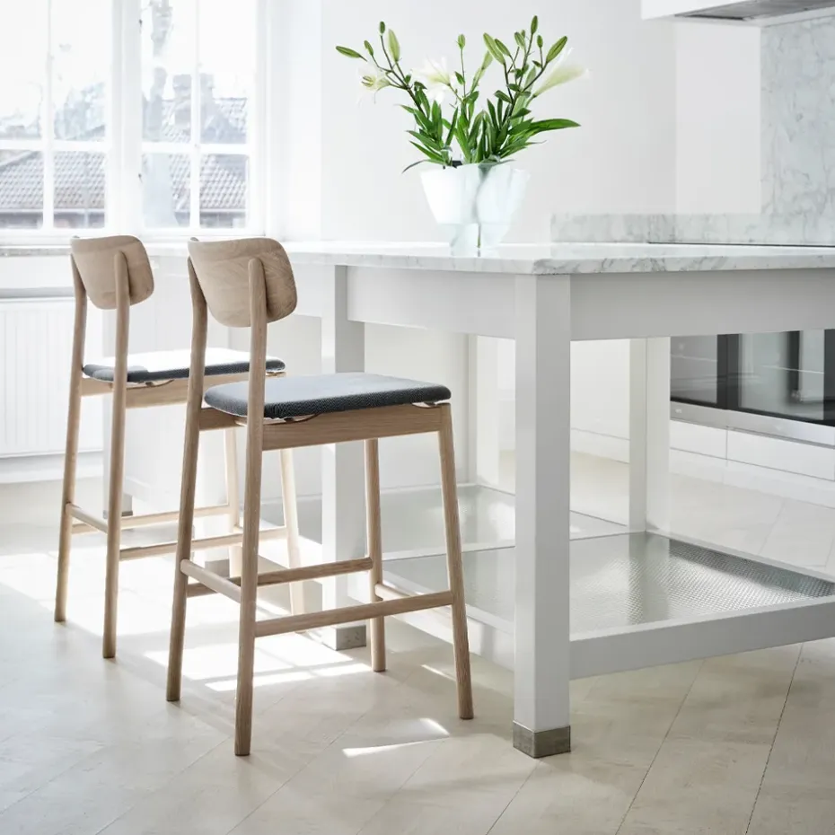 Taburete bar Prima Vista, Tela blues 9202 marrón/beige, estructura de roble aceitado blanco