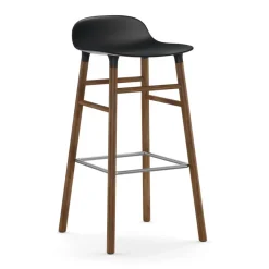 Taburete de bar con patas de nogal Form, negro
