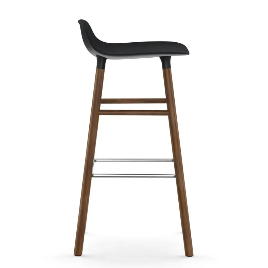 Taburete de bar con patas de nogal Form, negro