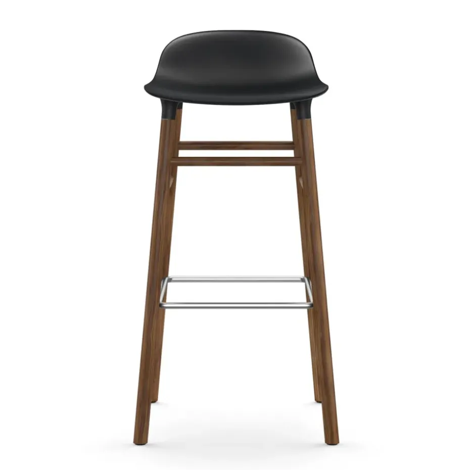 Taburete de bar con patas de nogal Form, negro