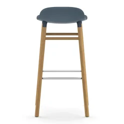 Taburete de bar Form Chair con patas de roble, azul