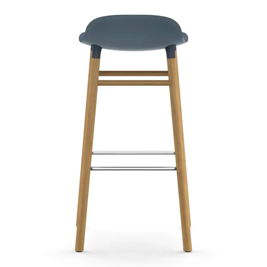 Taburete de bar Form Chair con patas de roble, azul