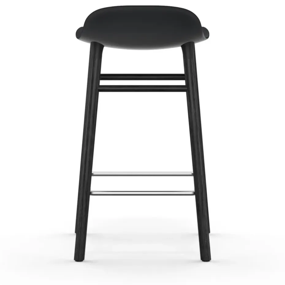 Taburete de bar Form Chair con patas de roble lacadas 65 cm, negro