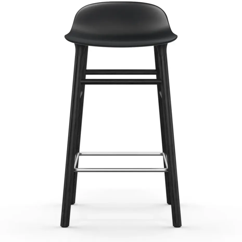 Taburete de bar Form Chair con patas de roble lacadas 65 cm, negro