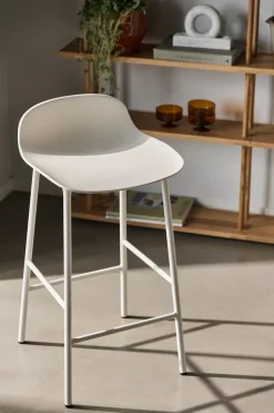 Taburete de bar Form Chair con patas de metal, blanco