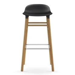 Taburete de bar Form Chair con patas de roble, negro