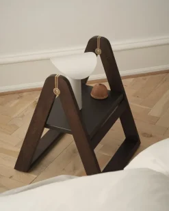 Taburete escalera Reech, Fresno oscuro