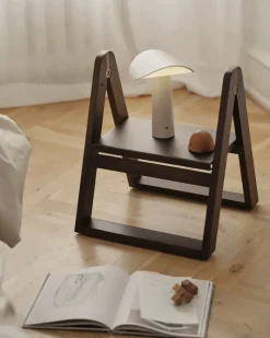 Taburete escalera Reech, Fresno oscuro