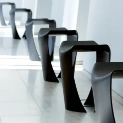 Taburete Gallery, Negro