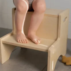Taburete infantil Step Up, Abedul
