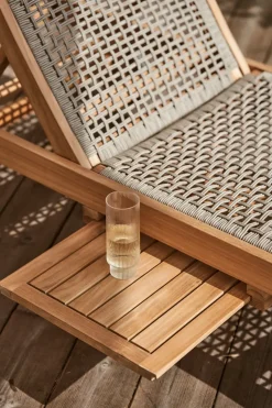 Tumbona Sandvik, Teca