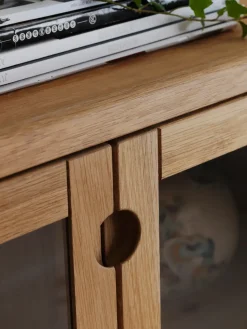 Vitrina Prio, Roble aceite natural con iluminación